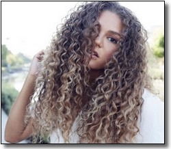 Des-cheveux-boucles